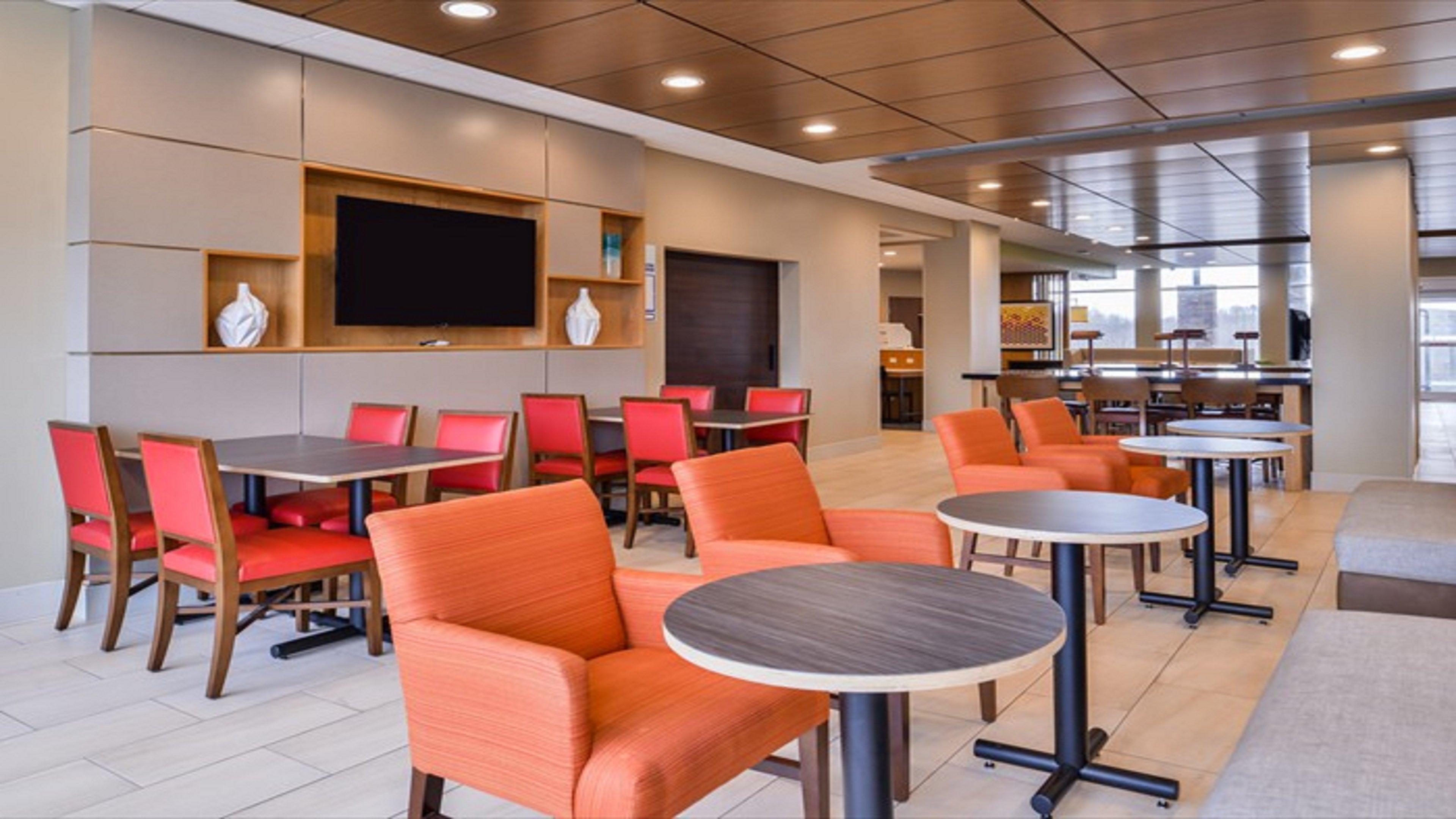 Holiday Inn Express & Suites - Parkersburg East By Ihg Buitenkant foto