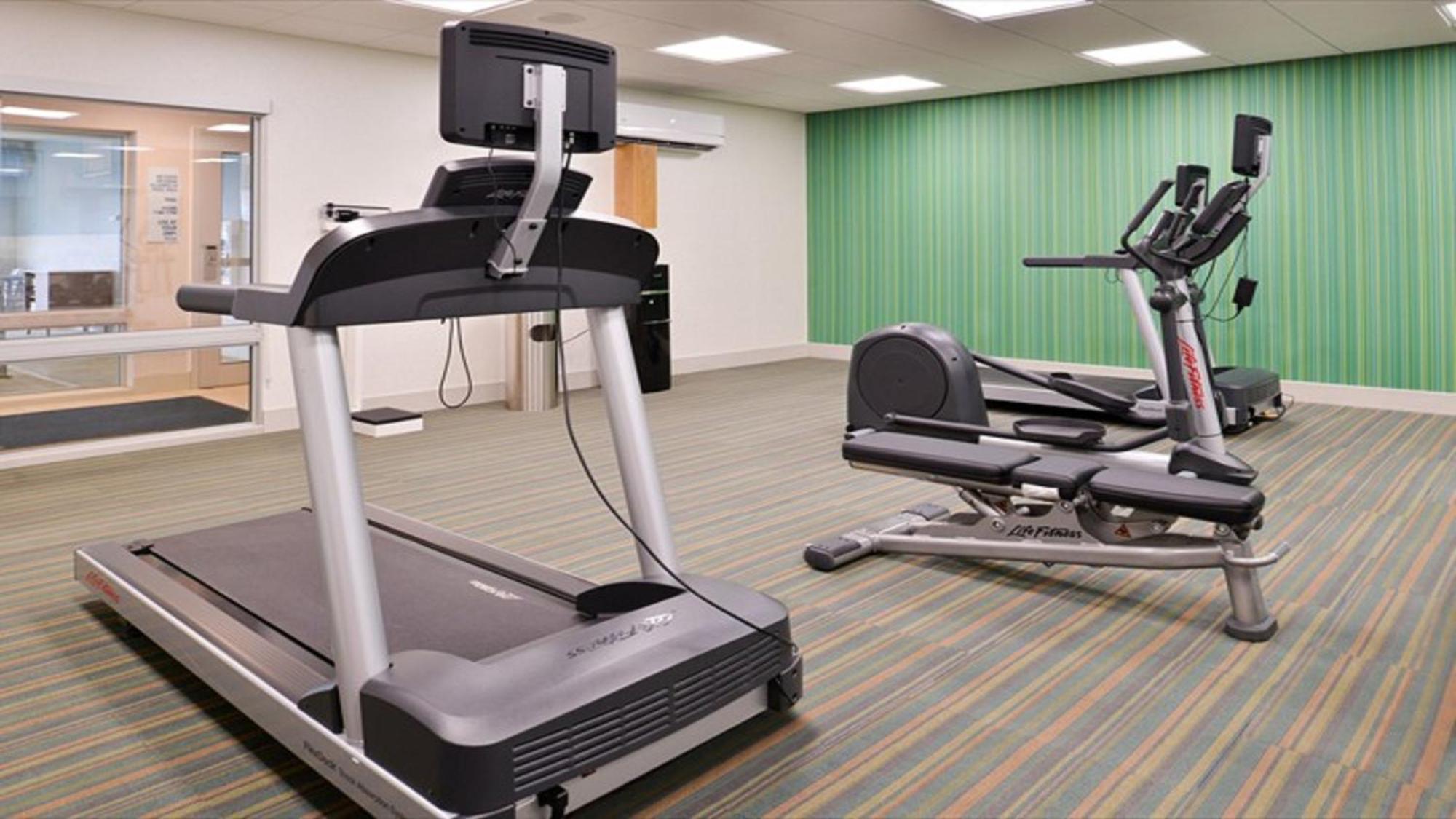 Holiday Inn Express & Suites - Parkersburg East By Ihg Buitenkant foto