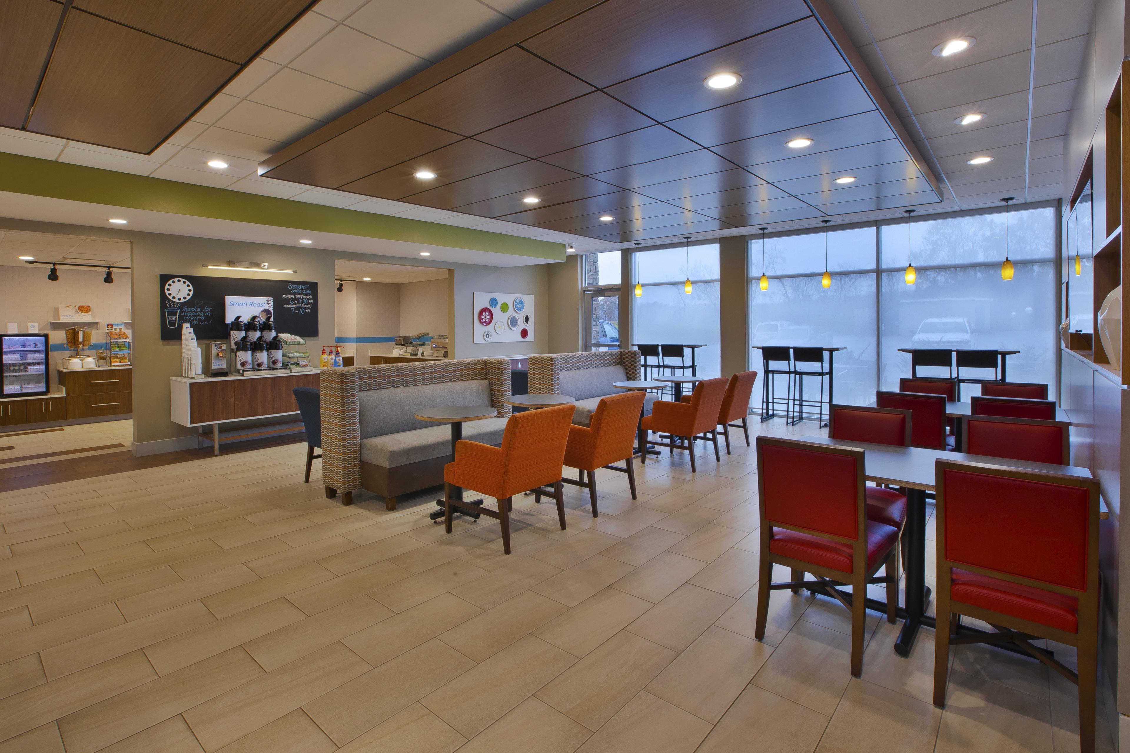 Holiday Inn Express & Suites - Parkersburg East By Ihg Buitenkant foto